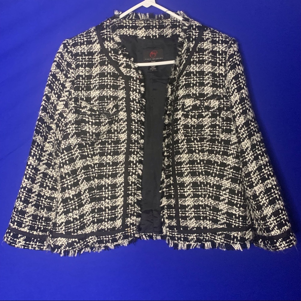 Adorable Womens Crop Blazer!